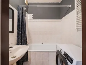 Prodej bytu 2+1, Milovice - Mladá, Průběžná, 65 m2