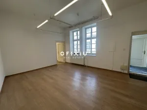 Pronájem kanceláře, Brno, Kobližná, 100 m2