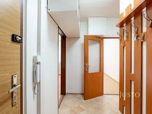 Pronájem bytu 3+kk, Praha - Petrovice, Rezlerova, 63 m2