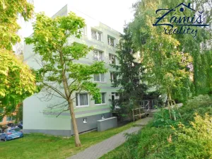 Pronájem bytu 2+kk, Králův Dvůr, Nad Stadionem, 39 m2