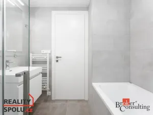Pronájem bytu 4+kk, Hradec Králové - Nový Hradec Králové, Buková, 149 m2