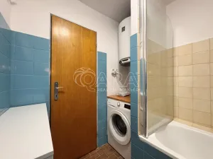 Pronájem bytu 2+1, Praha - Suchdol, Staročeská, 58 m2