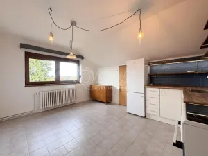 Pronájem bytu 2+1, Praha - Suchdol, Staročeská, 58 m2