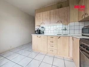 Prodej bytu 2+1, Chomutov, Holešická, 64 m2