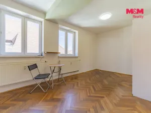 Pronájem bytu 1+1, Cheb, Jakubská, 35 m2