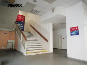 Pronájem obchodního prostoru, Hradec Králové, Gočárova třída, 865 m2