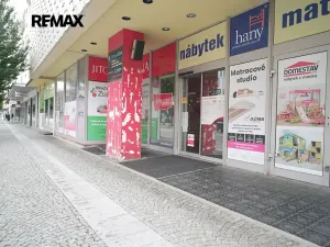Pronájem obchodního prostoru, Hradec Králové, Gočárova třída, 865 m2