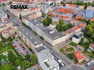 Pronájem obchodního prostoru, Hradec Králové, Gočárova třída, 865 m2