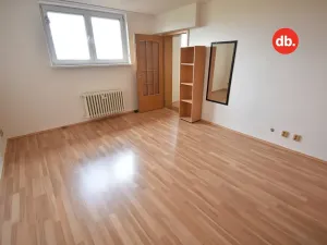 Pronájem bytu 3+1, Karlovy Vary, Majakovského, 74 m2