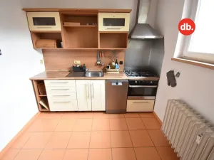 Pronájem bytu 3+1, Karlovy Vary, Majakovského, 74 m2
