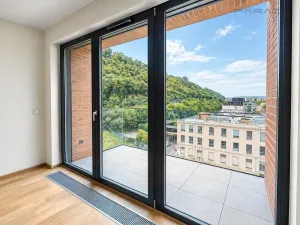 Pronájem bytu 2+kk, Praha - Karlín, Švarcova, 56 m2