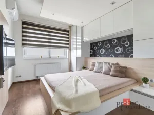 Pronájem bytu 3+kk, Praha - Dolní Měcholupy, Kryšpínova, 79 m2