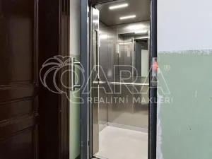 Pronájem bytu 2+1, Praha - Staré Město, Kaprova, 84 m2