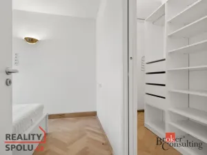 Prodej bytu 2+1, Praha - Bubeneč, V. P. Čkalova, 51 m2
