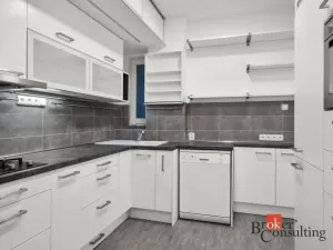 Prodej bytu 2+1, Praha - Bubeneč, V. P. Čkalova, 51 m2