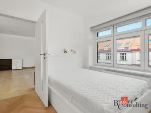 Prodej bytu 2+1, Praha - Bubeneč, V. P. Čkalova, 51 m2