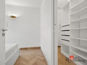 Prodej bytu 2+1, Praha - Bubeneč, V. P. Čkalova, 51 m2