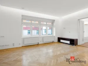 Prodej bytu 2+1, Praha - Bubeneč, V. P. Čkalova, 51 m2