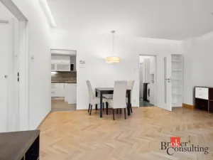 Prodej bytu 2+1, Praha - Bubeneč, V. P. Čkalova, 51 m2