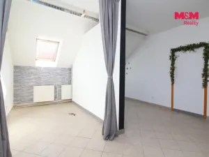 Pronájem obchodního prostoru, Chlumec nad Cidlinou - Chlumec nad Cidlinou IV, Kozelkova, 24 m2
