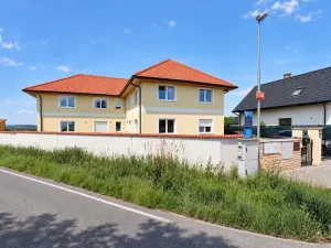 Pronájem bytu 3+1, Zbuzany, V Alejíčkách, 105 m2