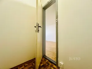 Pronájem bytu 1+kk, Praha - Modřany, Jordana Jovkova, 29 m2
