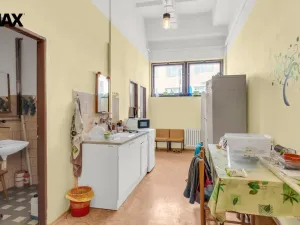 Prodej obchodního prostoru, Třebíč - Vnitřní Město, Komenského nám., 1008 m2