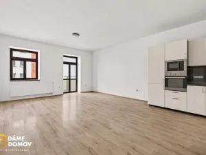 Prodej bytu 2+kk, Uherské Hradiště, Nádražní, 71 m2