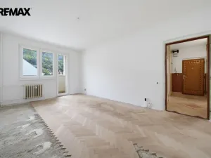 Prodej bytu 3+1, Karlovy Vary, Krymská, 71 m2