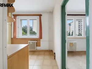 Prodej bytu 3+1, Karlovy Vary, Krymská, 71 m2