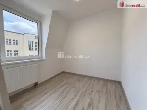 Pronájem bytu 2+kk, Karlovy Vary, Západní, 27 m2