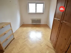 Pronájem bytu 3+1, Karlovy Vary, Majakovského, 74 m2