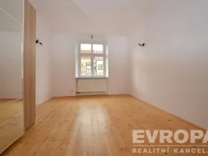 Pronájem bytu 2+kk, Praha, 5. května, 51 m2