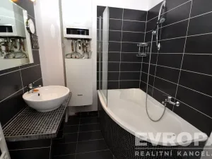 Pronájem bytu 2+kk, Praha, 5. května, 51 m2