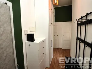 Pronájem bytu 2+kk, Praha, 5. května, 51 m2