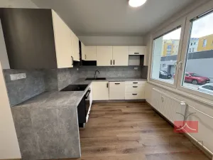 Pronájem bytu 4+1, Havlíčkův Brod, Smetanovo náměstí, 87 m2