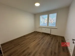 Pronájem bytu 4+1, Havlíčkův Brod, Smetanovo náměstí, 87 m2