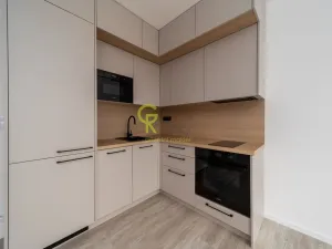 Pronájem bytu 1+kk, Praha - Kbely, Mladoboleslavská, 27 m2