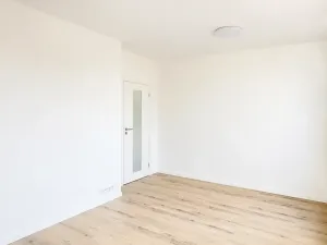 Prodej bytu 1+kk, Praha - Holešovice, Na Maninách, 26 m2