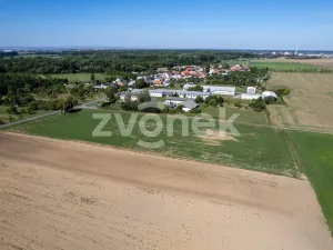 Prodej komerčního pozemku, Chropyně - Plešovec, 12000 m2