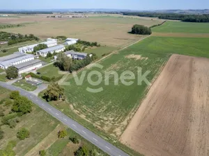 Prodej komerčního pozemku, Chropyně - Plešovec, 12000 m2