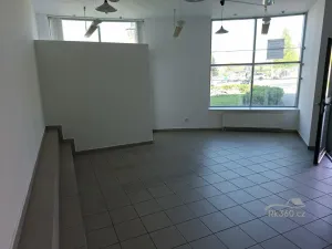 Pronájem obchodního prostoru, Frýdek-Místek - Frýdek, tř. T. G. Masaryka, 25 m2