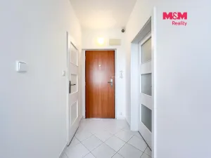 Pronájem bytu 1+1, Praha - Letňany, Dobratická, 31 m2