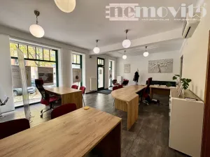 Pronájem obchodního prostoru, Hradec Králové - Pražské Předměstí, Chelčického, 77 m2