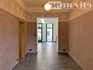 Pronájem obchodního prostoru, Hradec Králové - Pražské Předměstí, Chelčického, 77 m2