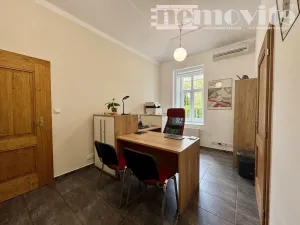 Pronájem obchodního prostoru, Hradec Králové - Pražské Předměstí, Chelčického, 77 m2