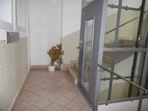 Pronájem kanceláře, Praha - Dejvice, Velflíkova, 20 m2