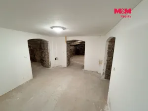 Pronájem obchodního prostoru, Jablonec nad Nisou, Anenské náměstí, 81 m2