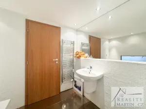 Prodej bytu 1+1, Praha, Bartoškova, 62 m2