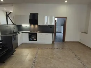 Pronájem atypického bytu, Česká Lípa, 147 m2